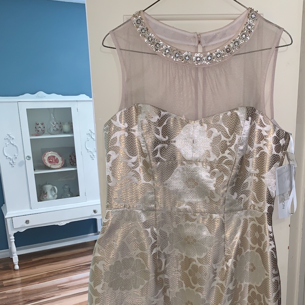 NEVER WORN, TAGS ON - Beautiful, elegant midi dress - Maggy London